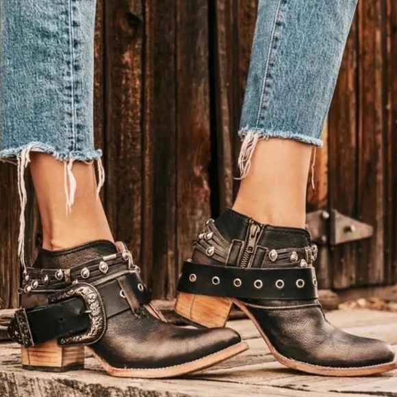 FREEBIRD Saloon Leather Ankle Western Bootie